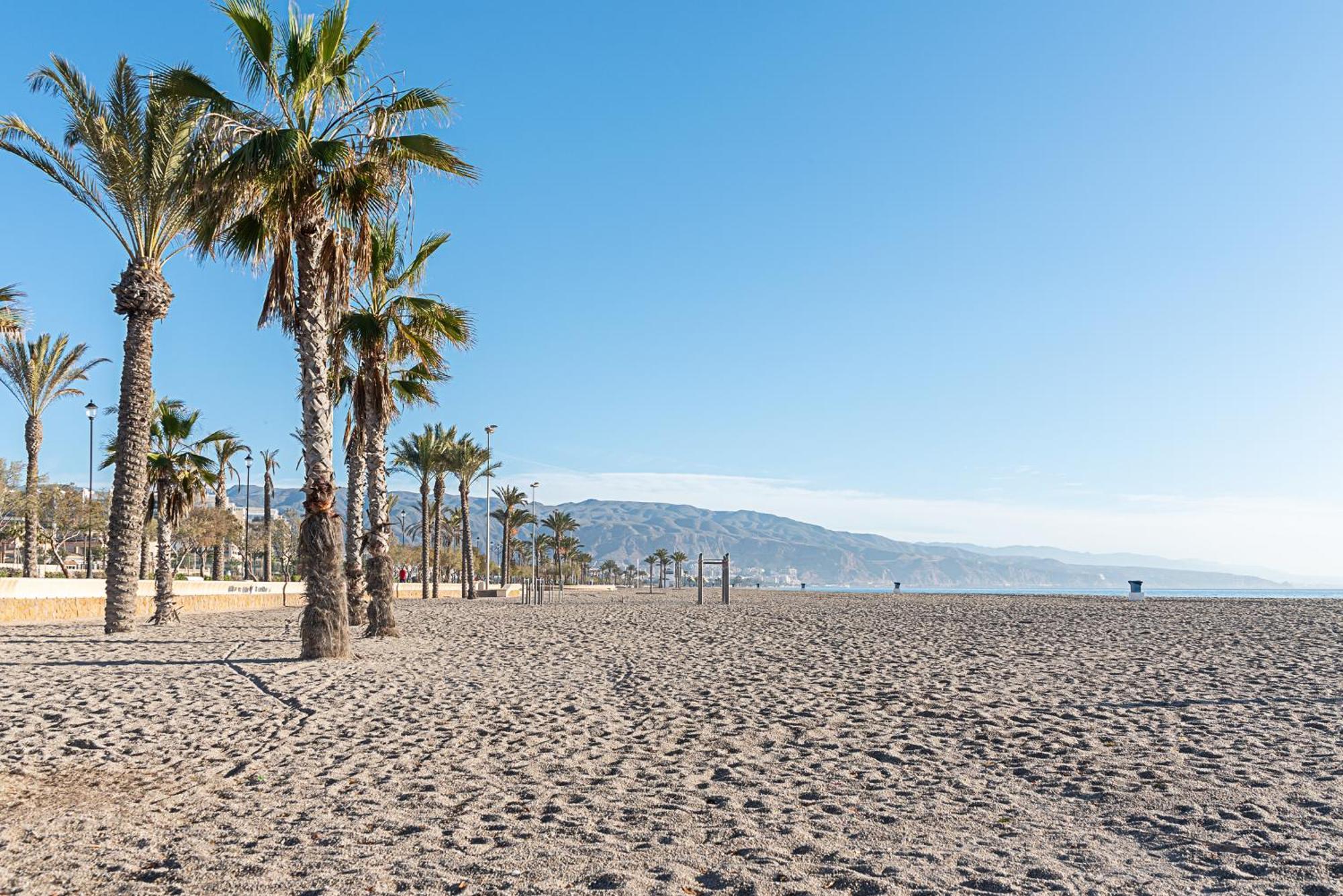 Hogar Digital Playa Y Piscina En Urbanizacion Roquetas De Mar Lejlighed Eksteriør billede